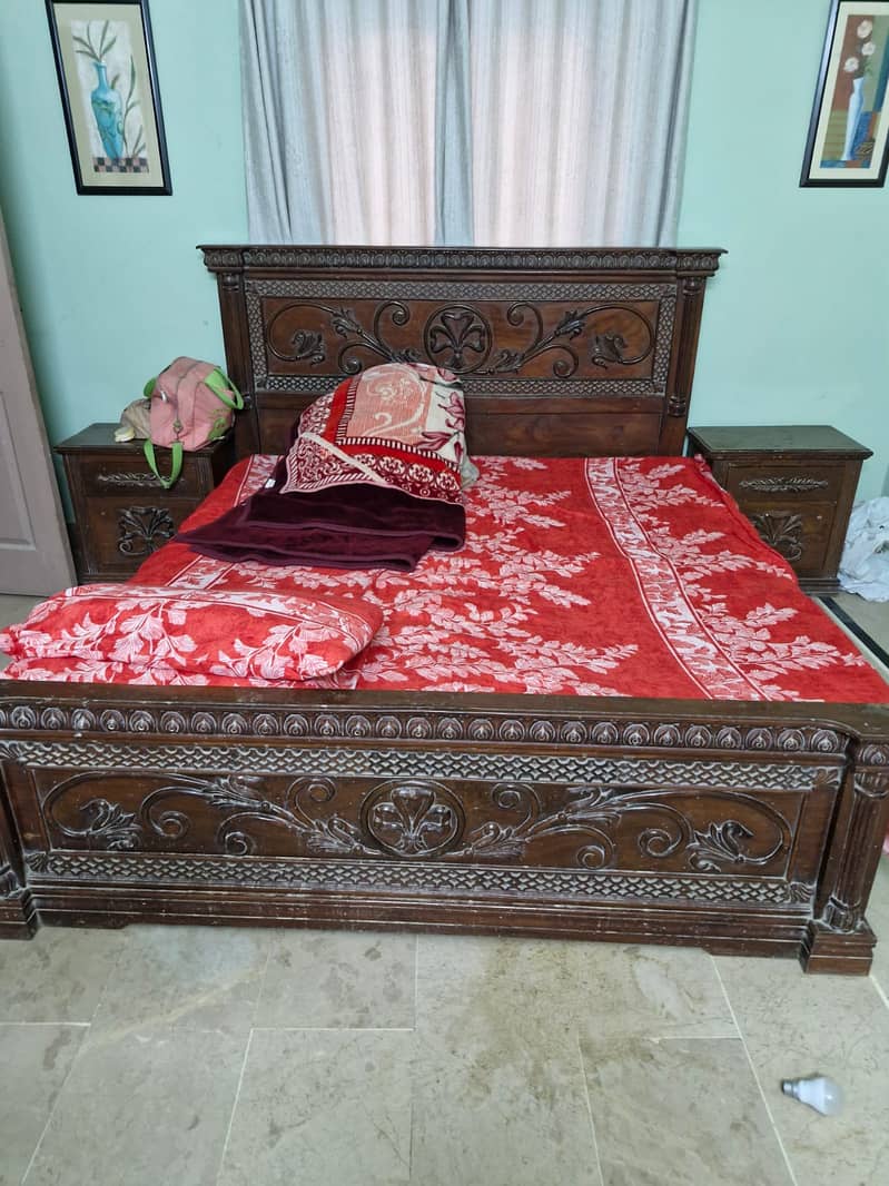 sheesham wood bed set in all ok condition 0