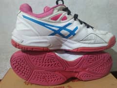 Badminton shoes