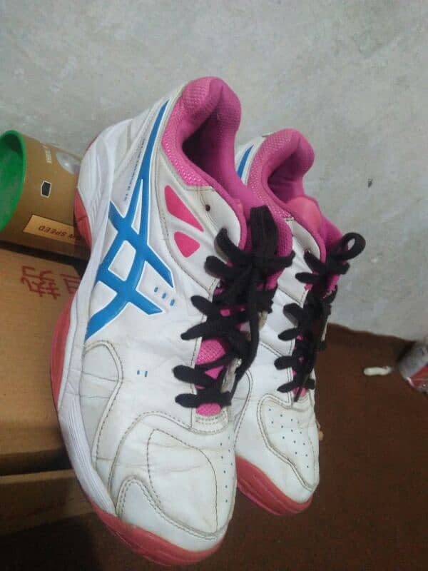 Badminton shoes ( Girls ) 2