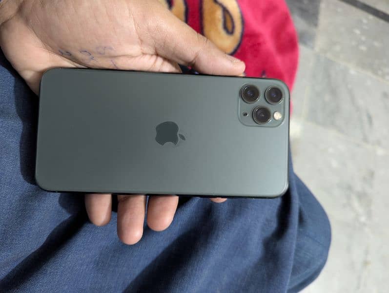 iPhone 11 Pro Max 256 GB PTA Approved 11