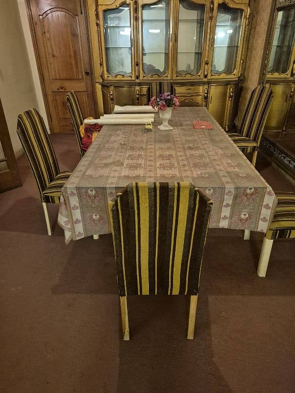 Bumper offer. . . dining table with 8 chairs for urgent sale 0