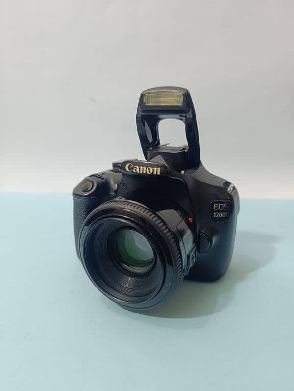 Canon 1200D DSLR with 50mm lens 0