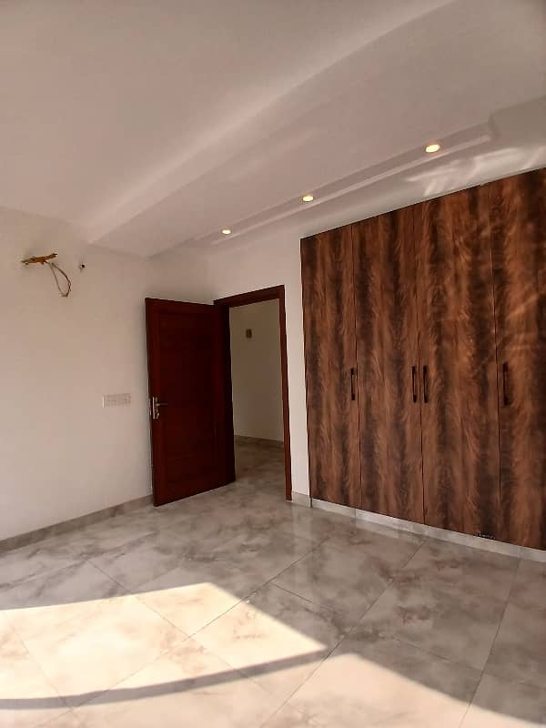 1 bedroom brand new 1st entry appartment original picture original price 1