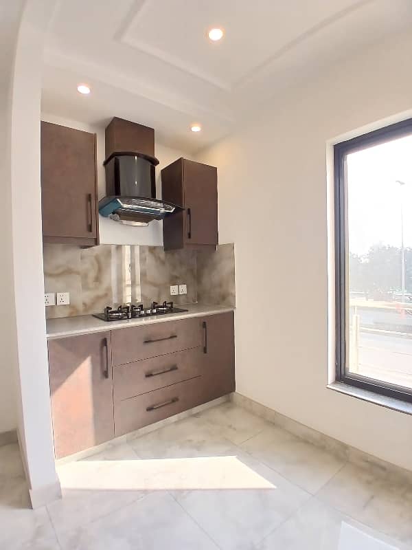 1 bedroom brand new 1st entry appartment original picture original price 7