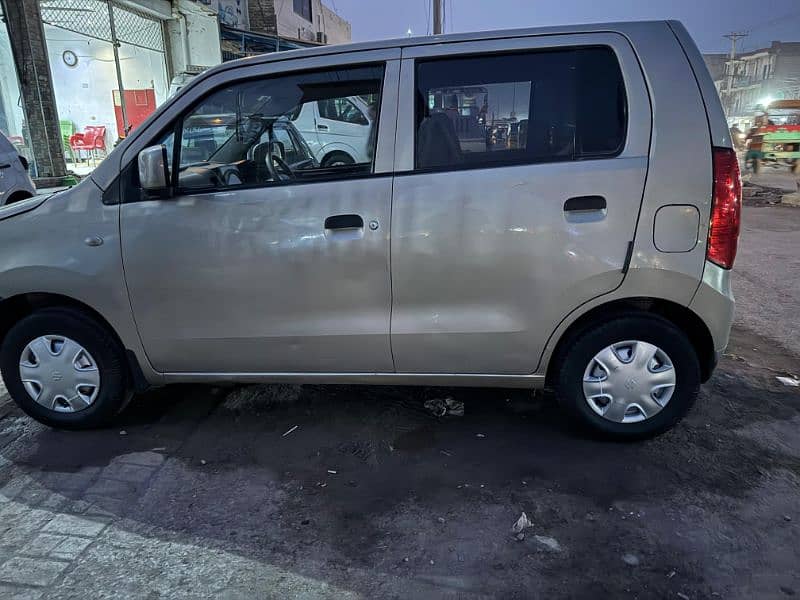 Suzuki Wagon R 2015 3