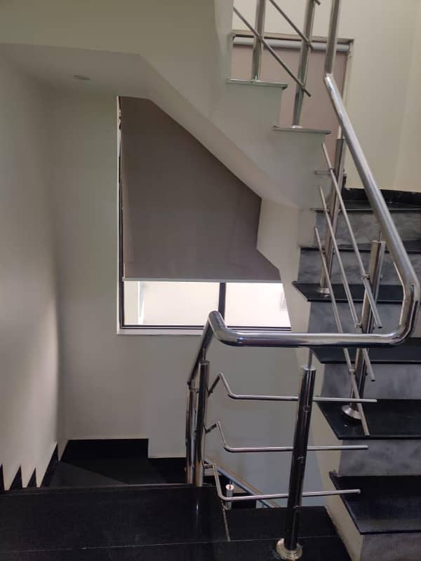 10 Marla House For Sale In Sector M3 Extension Lake City Lahore 6