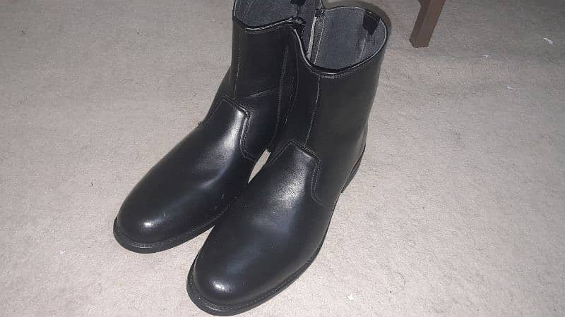 Chelsea Boots 1