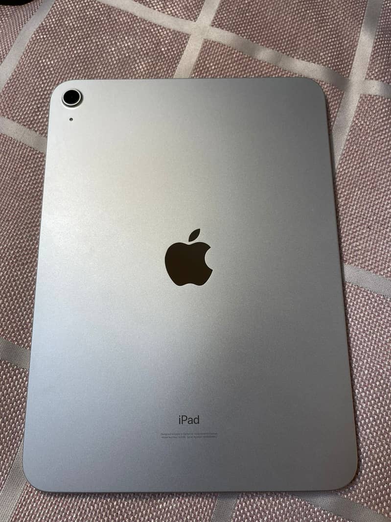 iPad 10th Gen 64 Gb (Silver and Blue) 1