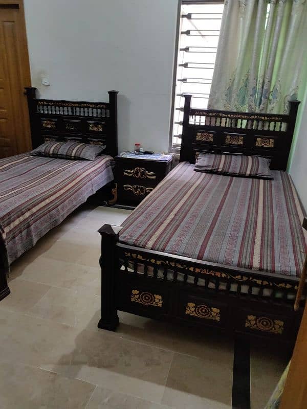 Chinioti Single beds with middle table new 5