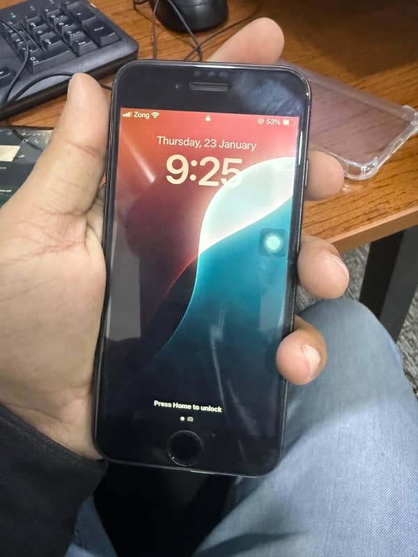 urgent sale iphone se 2020 pta approved dual sim 5