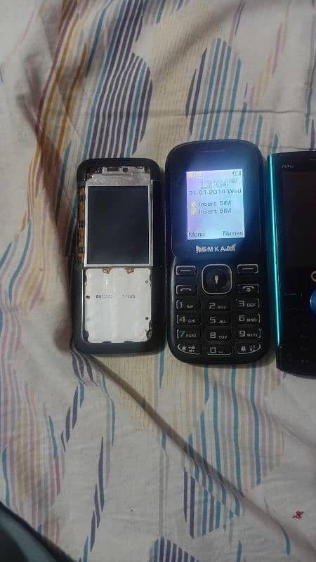 Mobile for sale koi non p. t. a. hai kisi ki betri nhi hai kisi ko cha 17