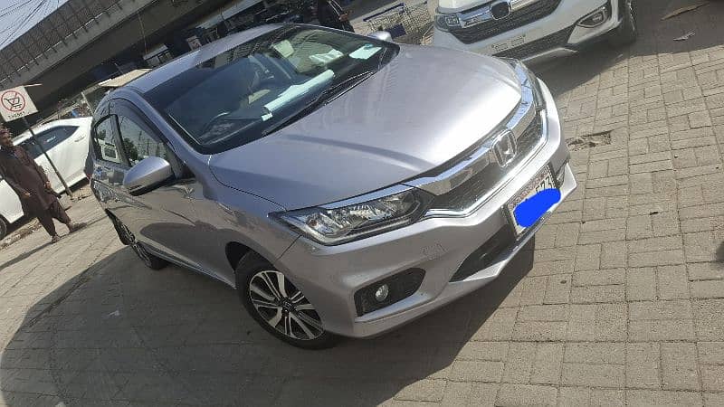 Honda city 2022 1.5 aspire 4