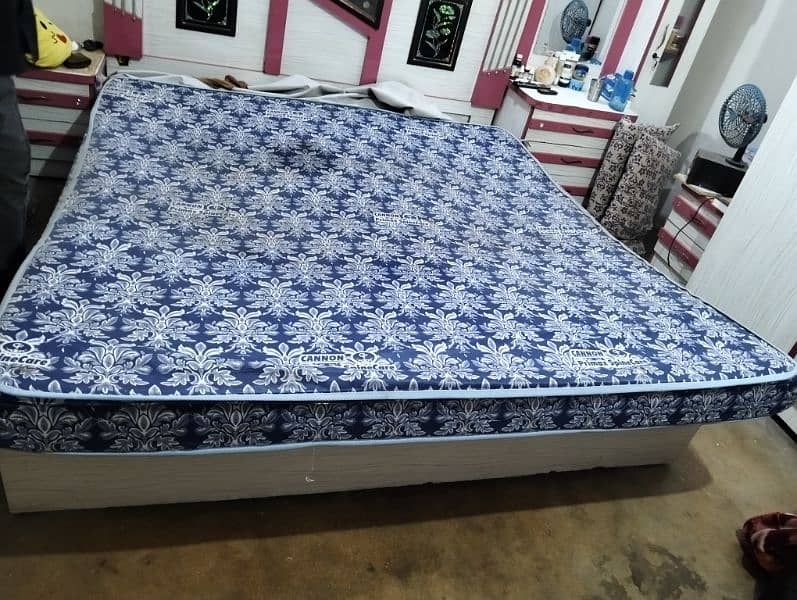 selling divider and ortho mattress 0