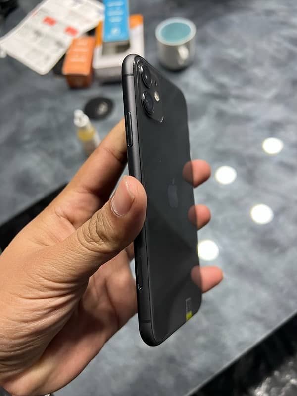 iphone 11 64gb JV 100health waterpack non active 4