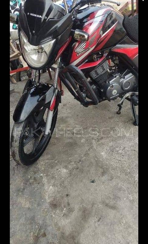 cb 150f black colour 1