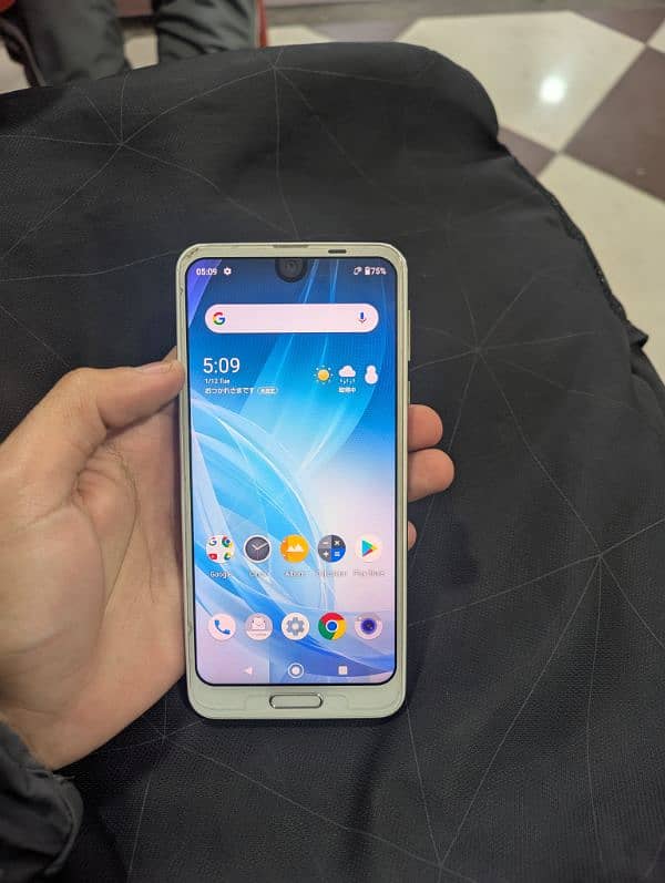 Aquos R2 0