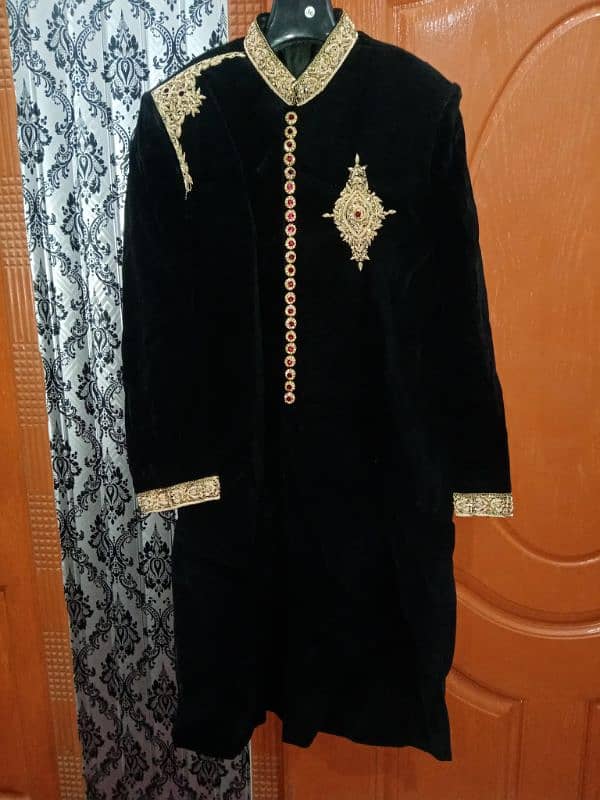 velvet sherwani hand made with kula khussa 3