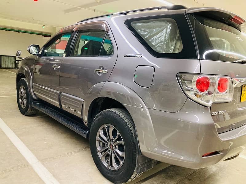 Toyota Fortuner V 2016 14