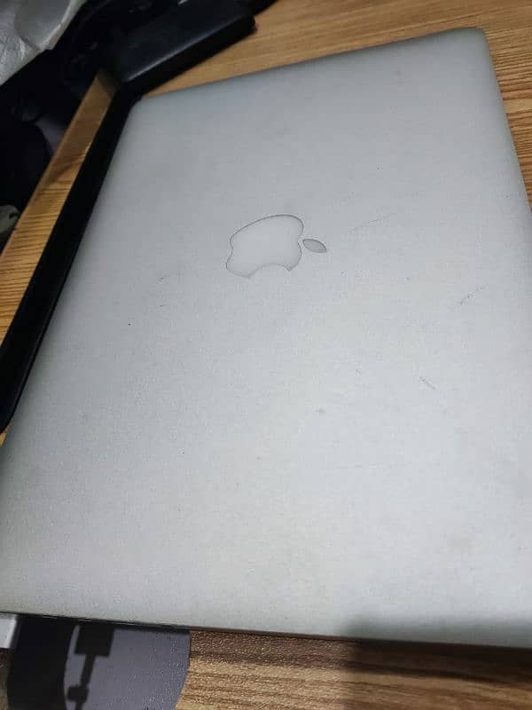 Macbook Pro 2015 8/256 3