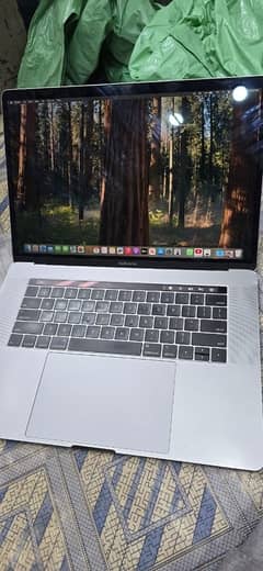 Macbook pro 2018 i9 32/512