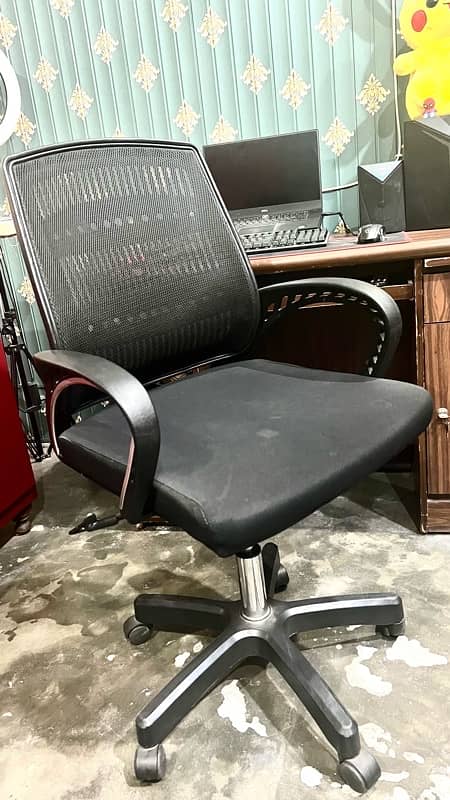 Boss B-514 Relax Back Revolving Chair 1