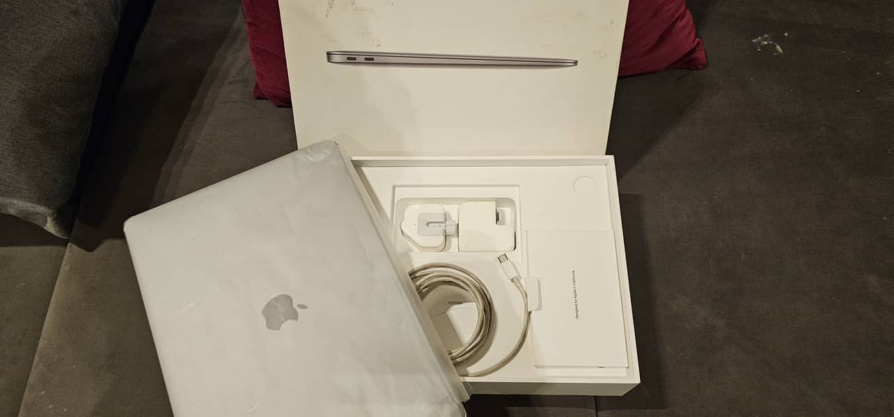 MacBook Air M1 / 8GB 256GB / 13” 3