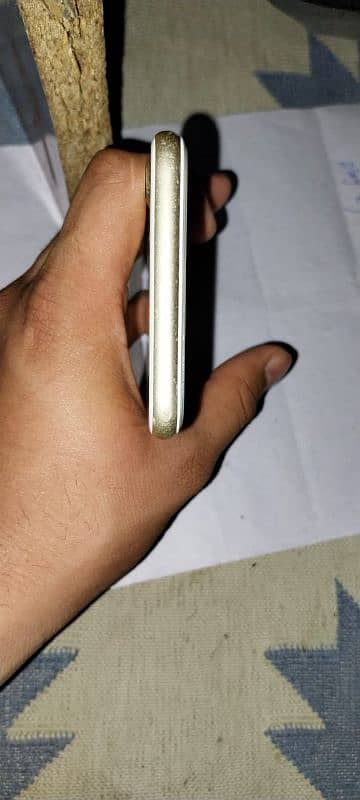 iphone7 gold addision Gb 6