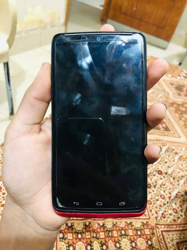 Motorola Droid turbo 2