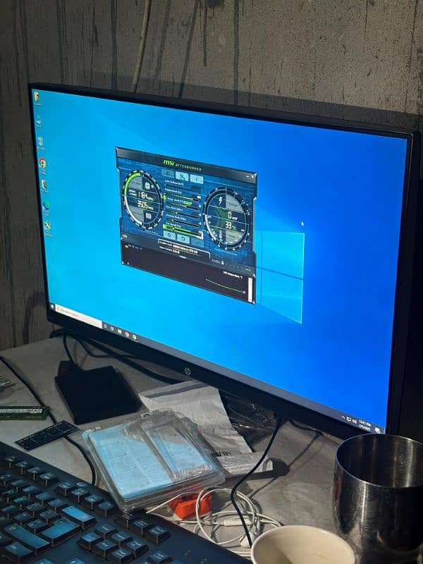 HP Borderless 24 Inch LCD 2