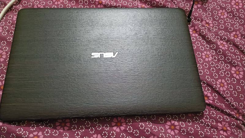 Asus core i5 5th gen 8 gb ram 180 gb SSD 17 inch 5