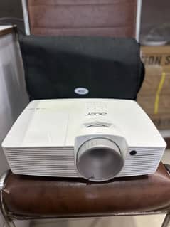 Projector Acer X123PH (Slighlty Used)