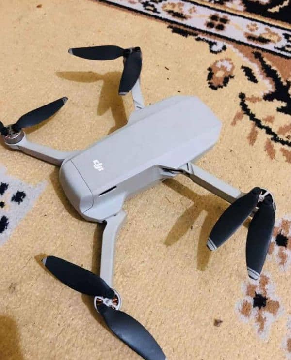 DJI MAVIC MINI CAMBO 0