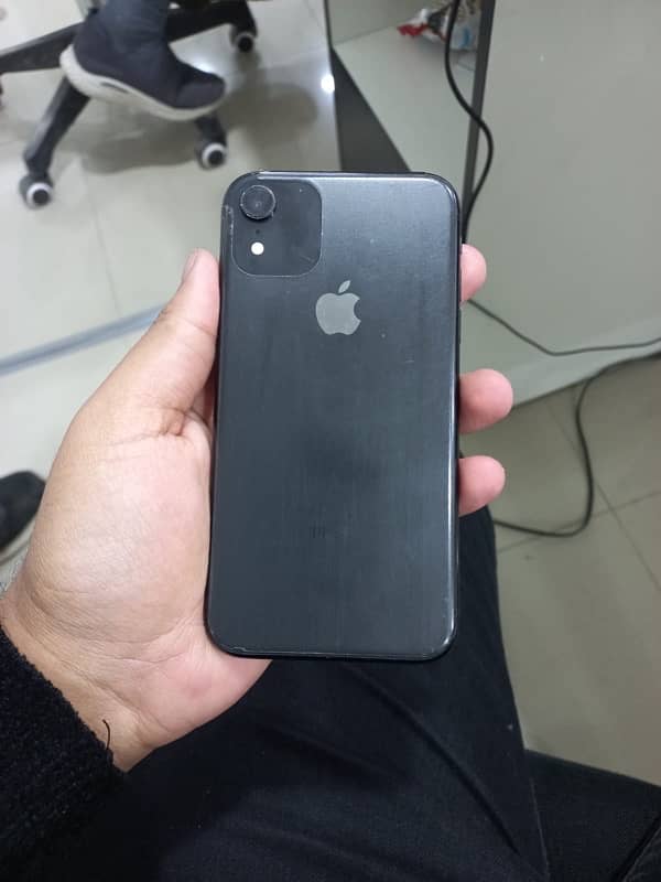 iphone xr in best conditio 2