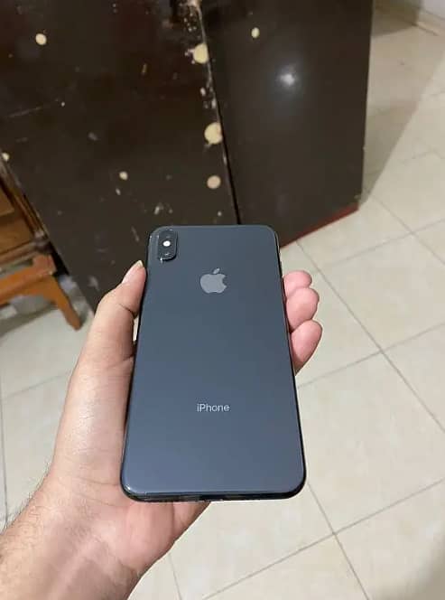 Apple iPhone XS 1