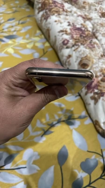 iphone xs 64gb pta aprove 3