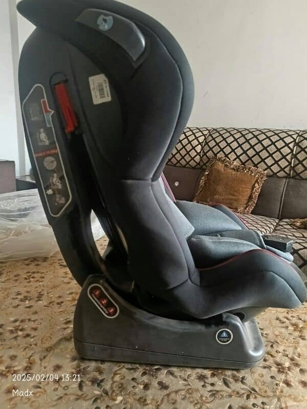 Tinnies T-011 car seat for sale 1