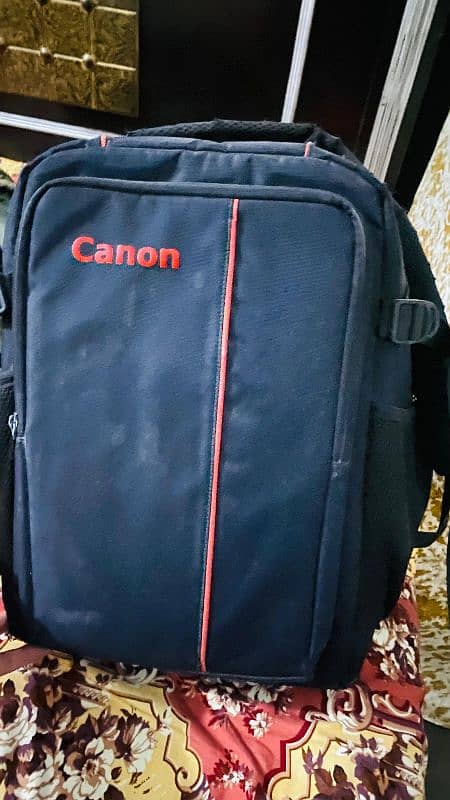 Canon 60D / 18-200mm / Flash / Camera Bag 1