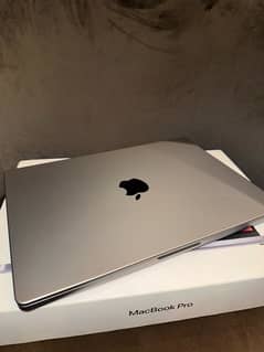 Macbook Pro M1 pro 14 inch MKGP3LL/A