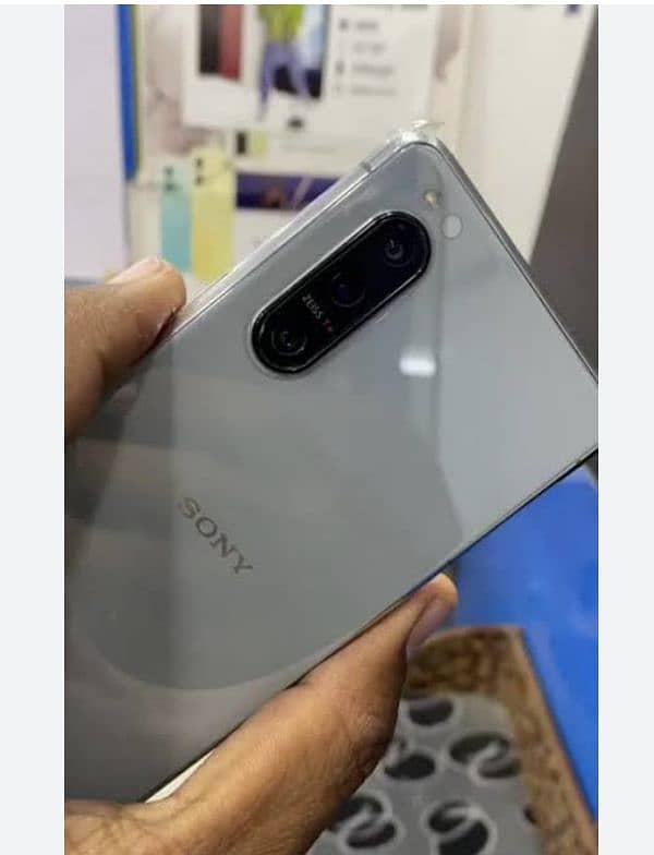 Sony xperia 5 mark 2. 0