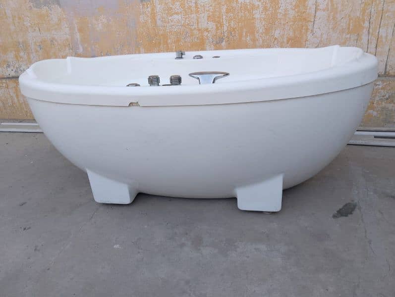 Jacuzzi Bathtube. Imported 6