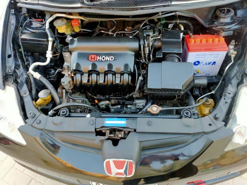 Honda City IDSI 2005 not Vario Automatic  best petrol Avg car 5