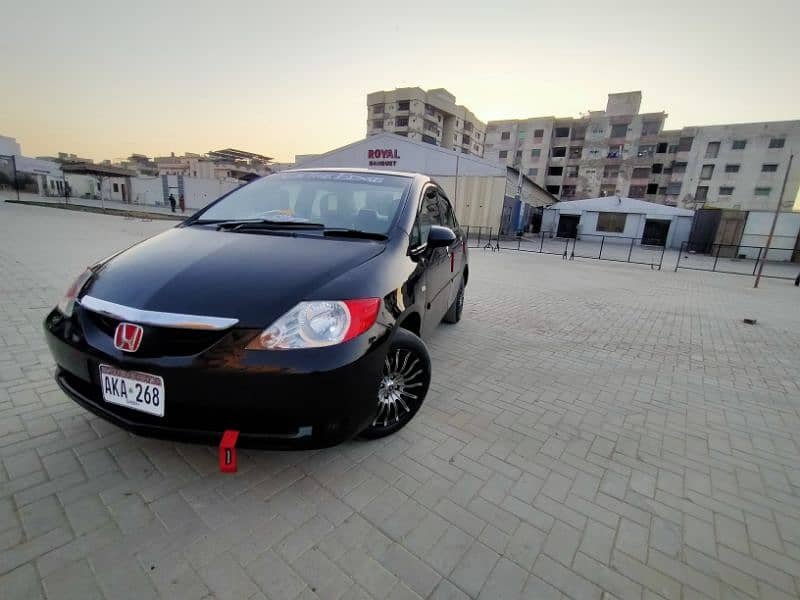 Honda City IDSI 2005 not Vario Automatic  best petrol Avg car 8