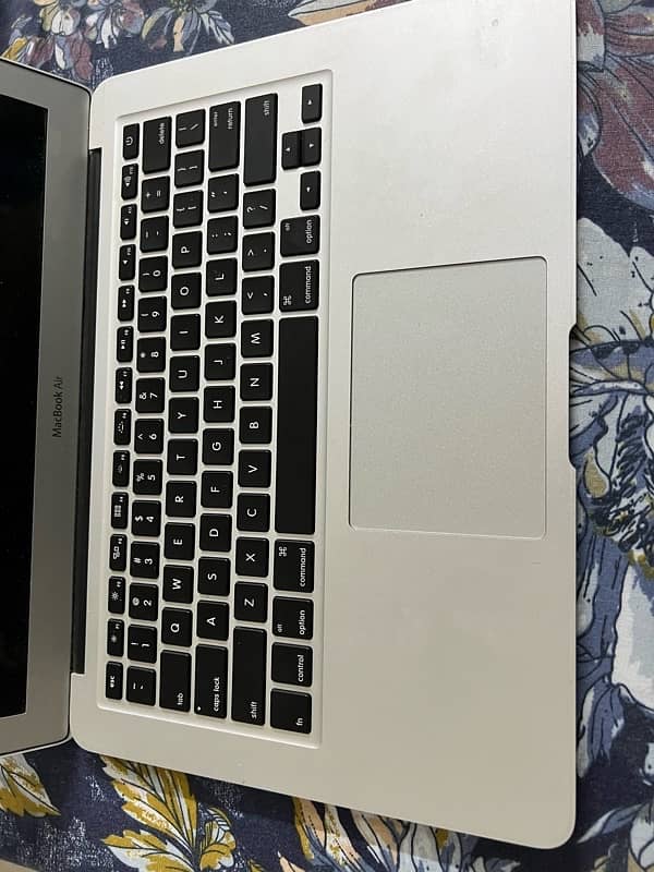 Apple Macbook Air 2015 1