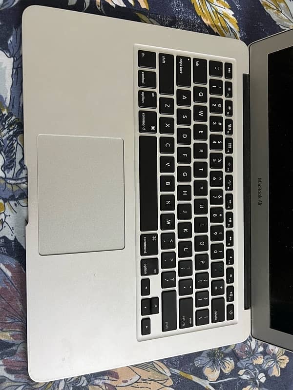 Apple Macbook Air 2015 9