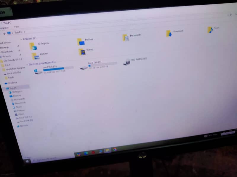 Desktop PC with big HP screen 5