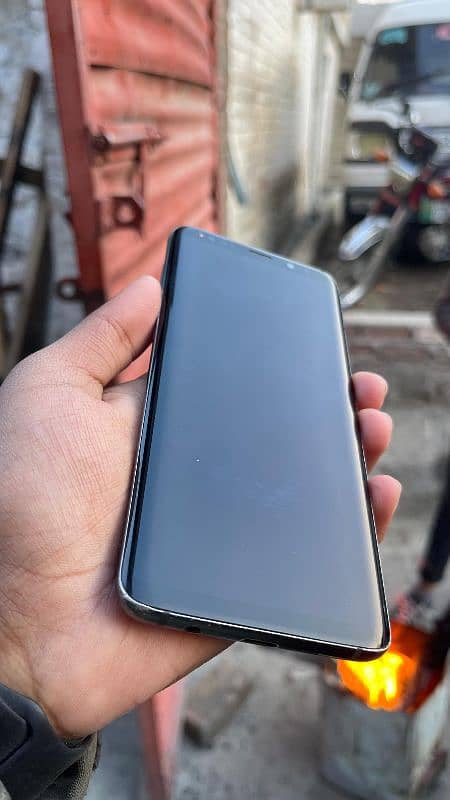 Samsung Galaxy S9 plus 4