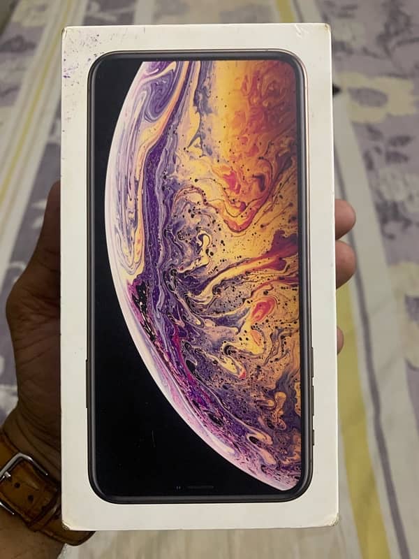 iphone xs max  pta aproved with box 10