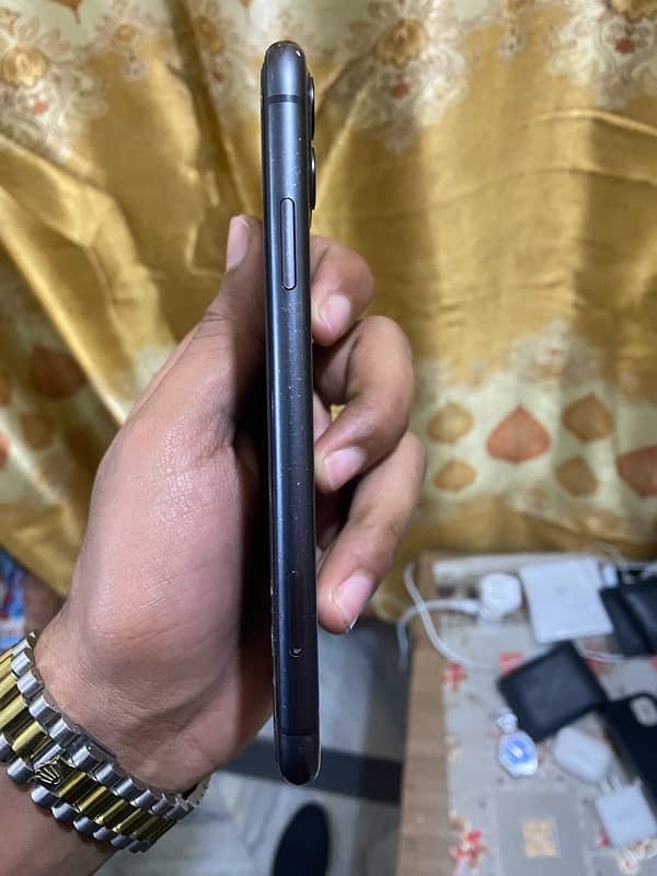 IPhone 11, PTA Approved 1