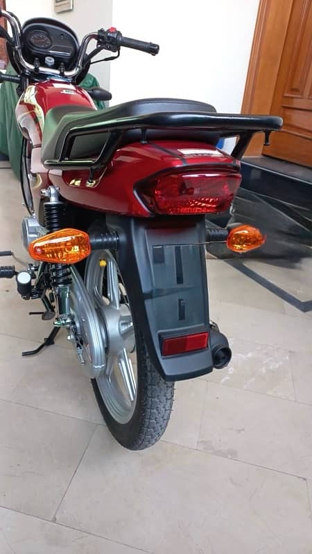 suzuki 110 red colour 1