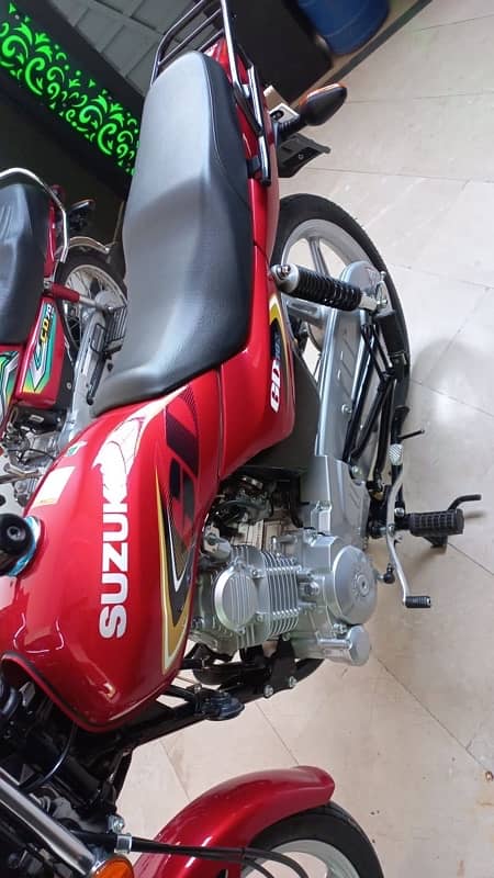 suzuki 110 red colour 7